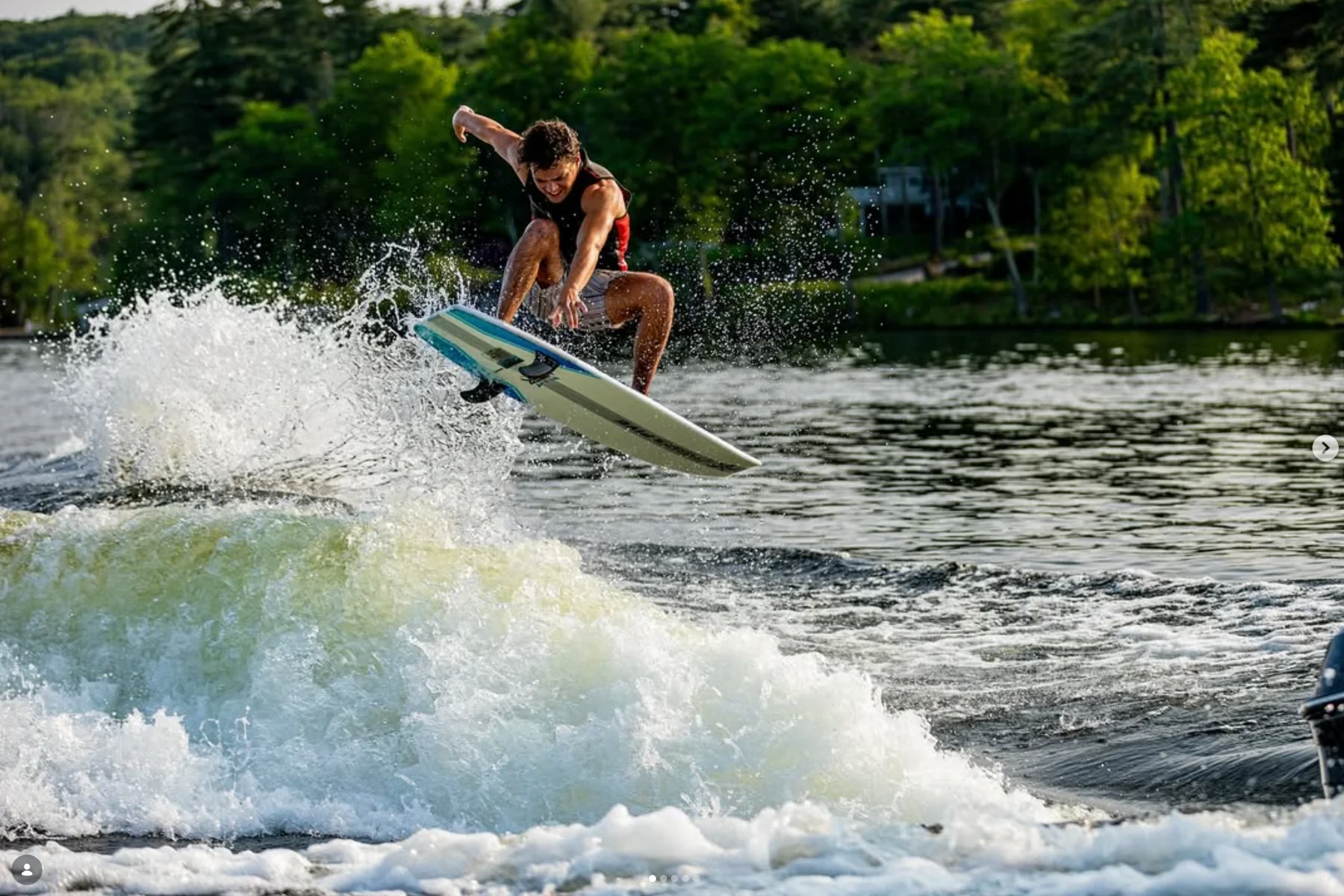 Centurion Ri230 wakesurf wave set up for a surf-style rider